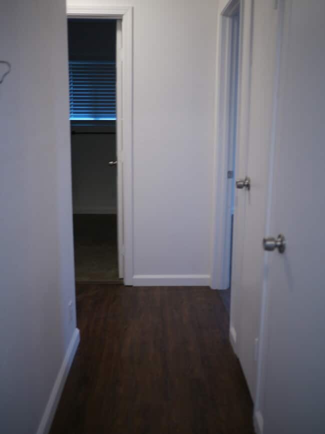 Building Photo - Charming 2-Bed, 1.5-Bath Home with 2-Car Garage in Hesperia, CA!