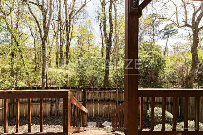 Building Photo - **COMING SOON** Stunning 2 Bedroom/2.5 Bat...
