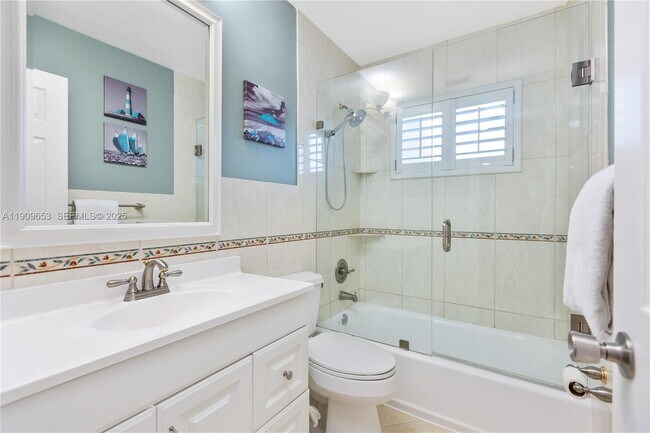 Building Photo - 418 SE 3rd Terrace