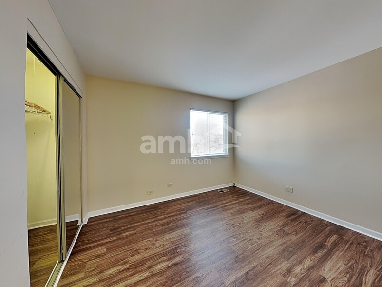 Building Photo - 626 David St