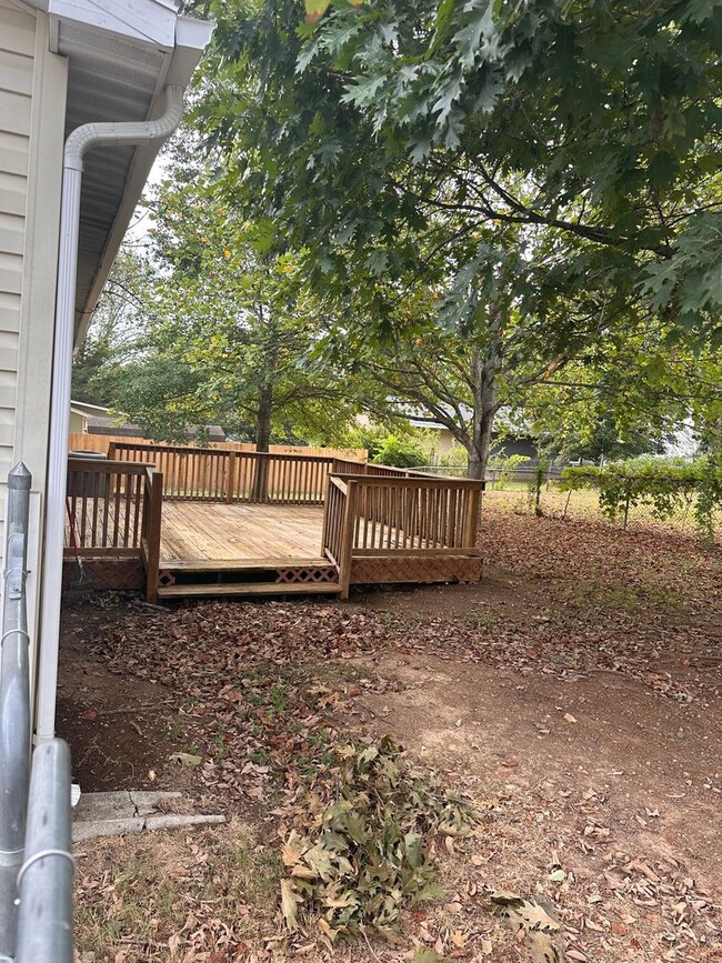 Building Photo - Coming soon 2BR House with fenced in yard