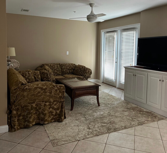 Building Photo - 1517 Regency Rd