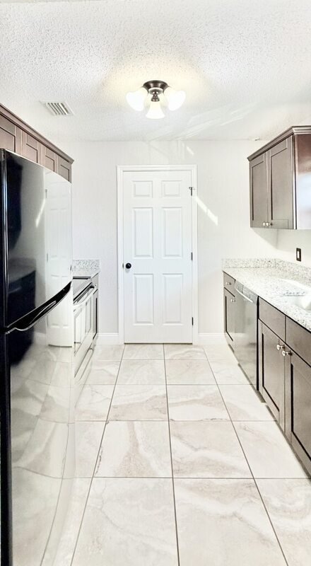 Building Photo - 200 Countryclub Drive - 808