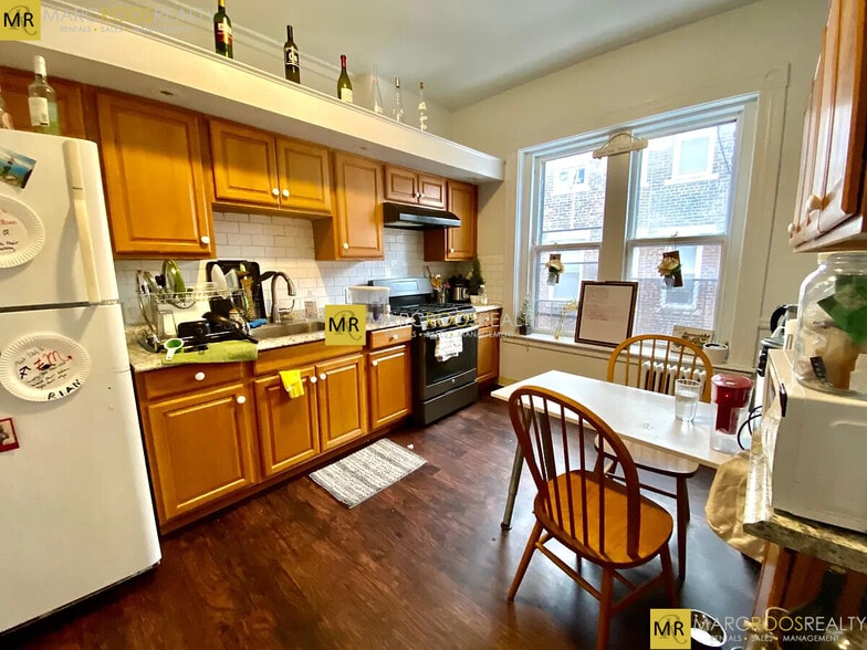 Building Photo - 73 Westland Ave