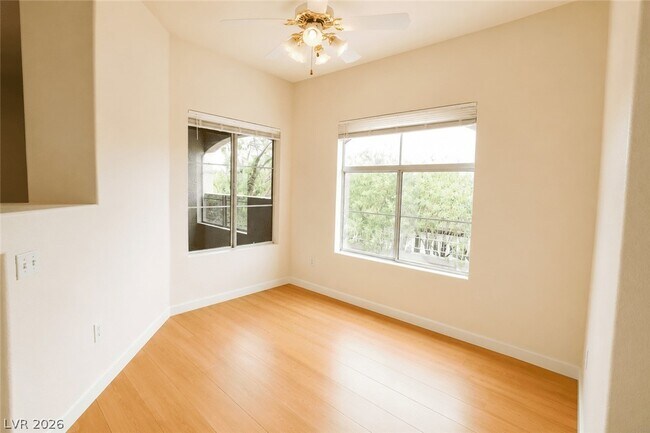 Building Photo - 5525 W Flamingo Rd