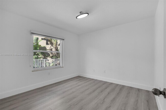 Building Photo - 425 SW 198th Terrace