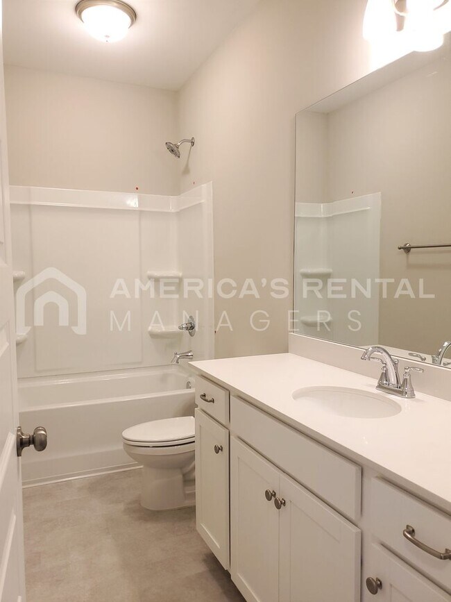 Building Photo - Home for Rent in Clanton, AL! Available to...