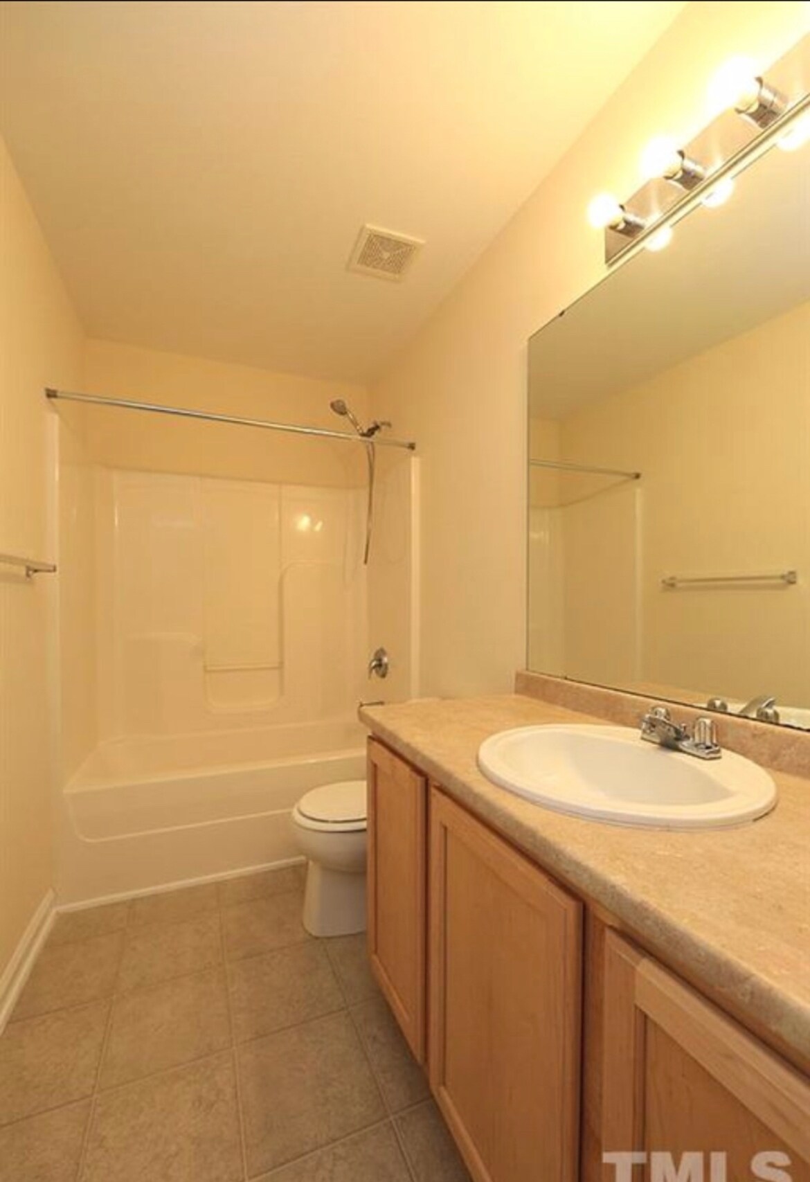 Building Photo - 413 Woodson Dr