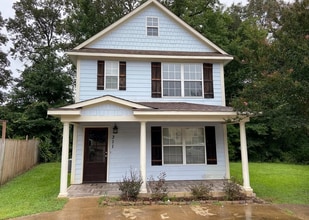 Building Photo - 3 BD/2.5 BA