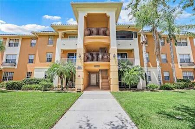 Building Photo - MOVE IN SPECIAL $500 off 1st MONTHS RENT— Furnished or Unfurnished! Lakeview Elegance in Porto Vi...