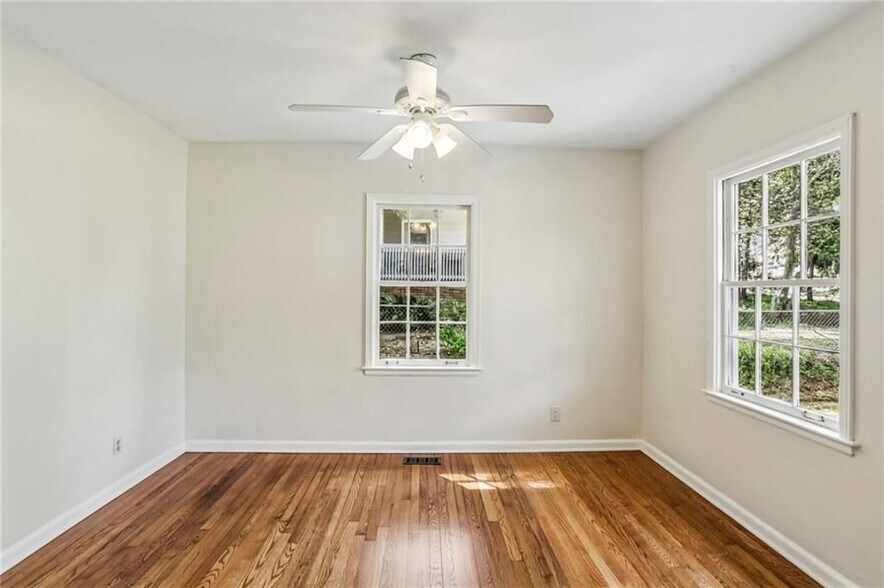 Building Photo - 1304 Conway Rd