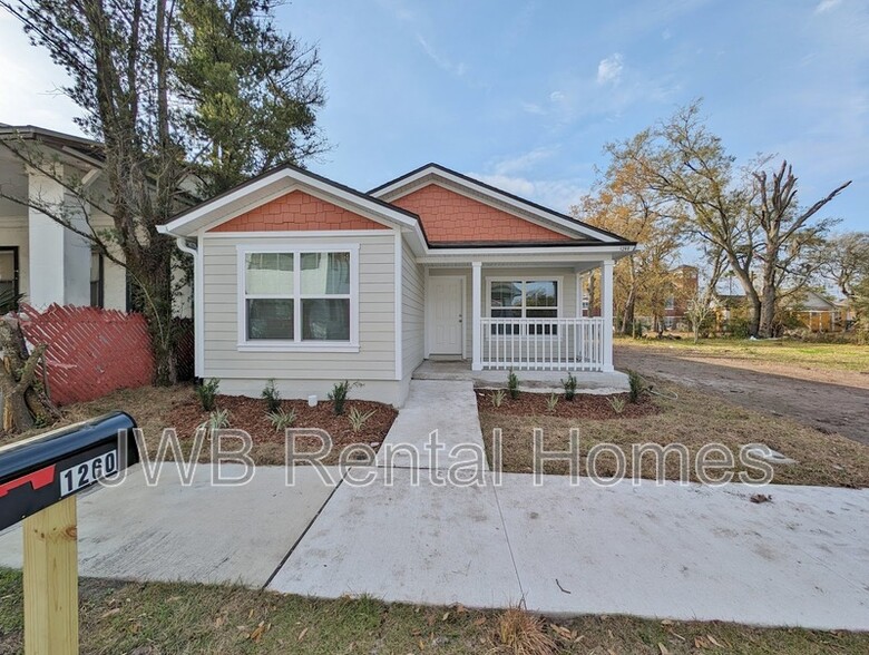 Primary Photo - 1260 Hart St
