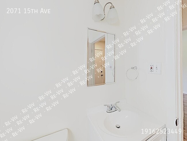 Building Photo - 2071 15th Ave