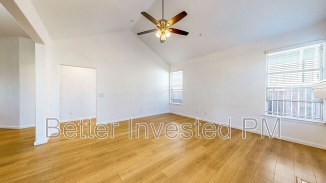 Building Photo - 430 Merlot Dr