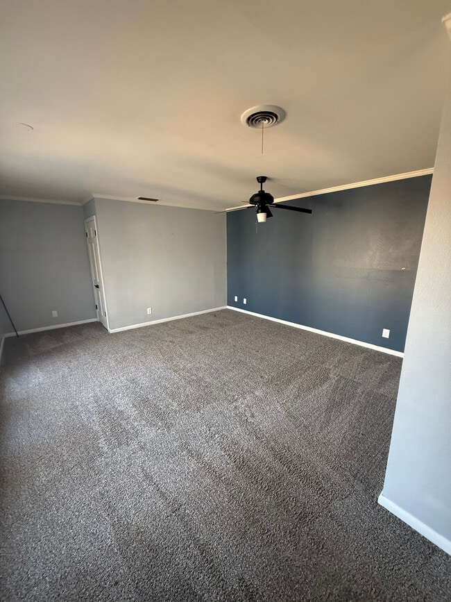 Building Photo - 3417 Sunlite St