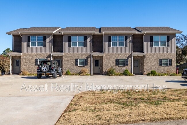 Primary Photo - 936 Warrior Hill Dr