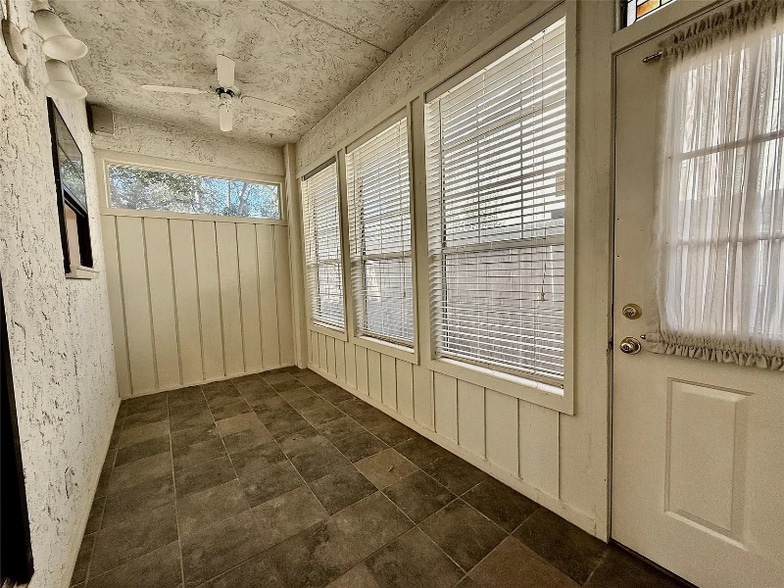 Building Photo - 1307 Kinney Ave