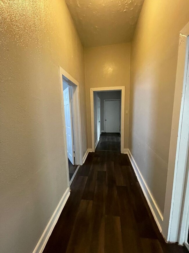 Building Photo - Great 4/2 property with recent updates!