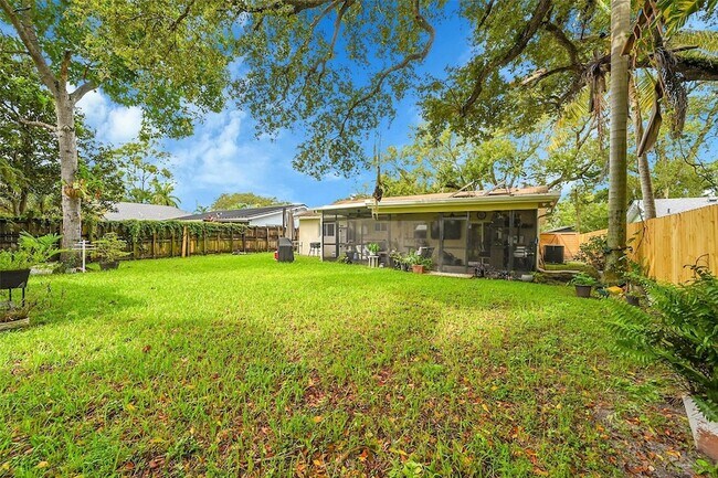 Building Photo - 4540 SW 26th Terrace
