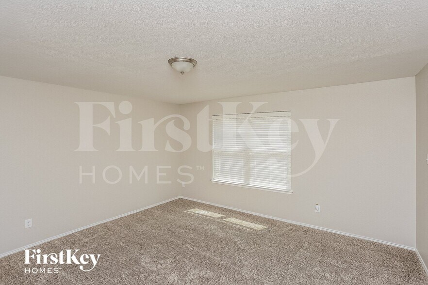 Building Photo - 4252 Glen Abbey Dr