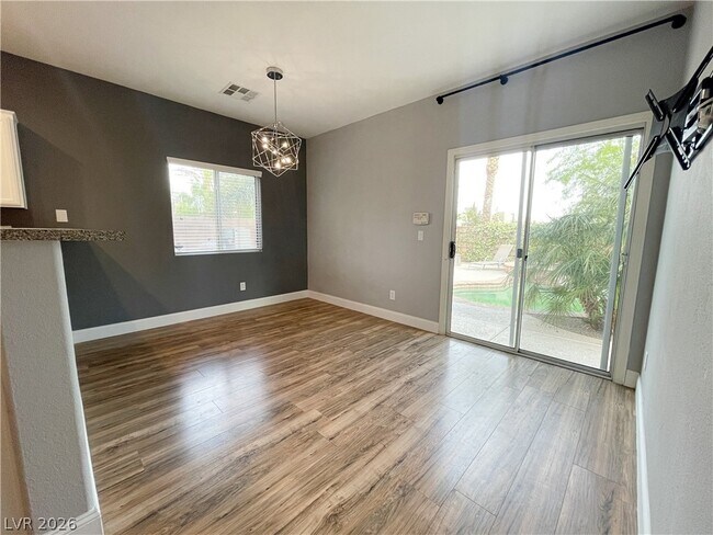 Building Photo - 2825 Woodland Park Ave