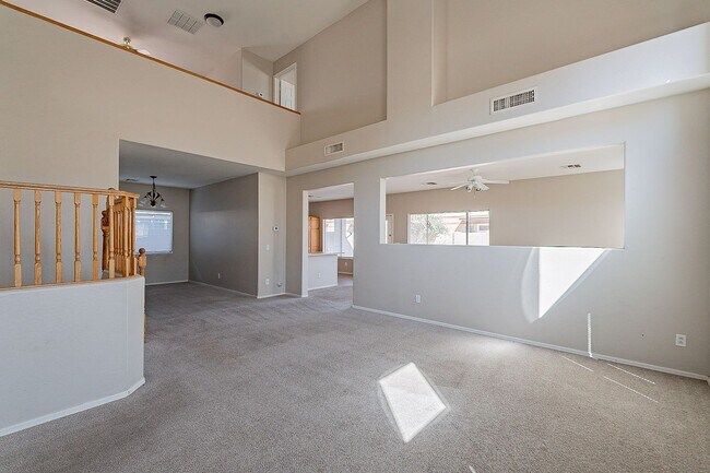 Building Photo - large 3 bedroom home for rent