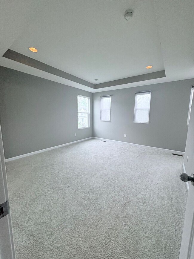 Building Photo - Stunning 3-bedroom, 3.5-bathroom home in Reynoldsburg