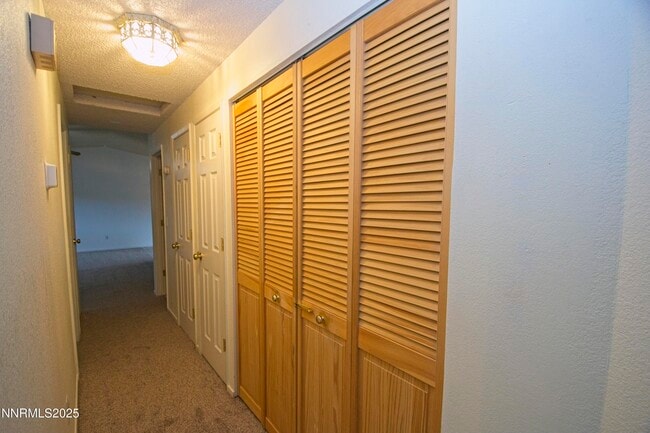 Building Photo - 1146 Glacier Dr