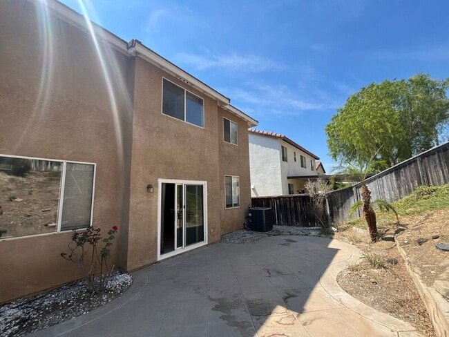 Building Photo - 42114 Acacia Way