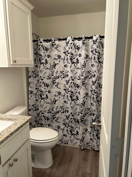 Building Photo - 1710 100th St