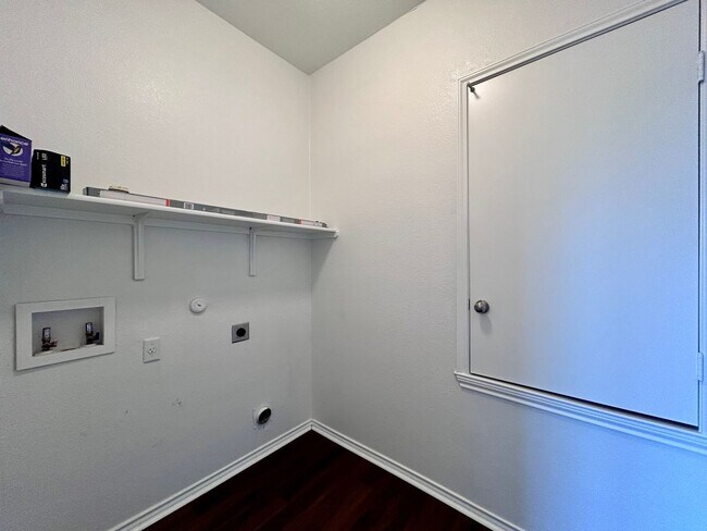 Building Photo - 9117 Southwick Dr