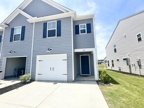 Building Photo - Brand new townhome - Perfect for students or families