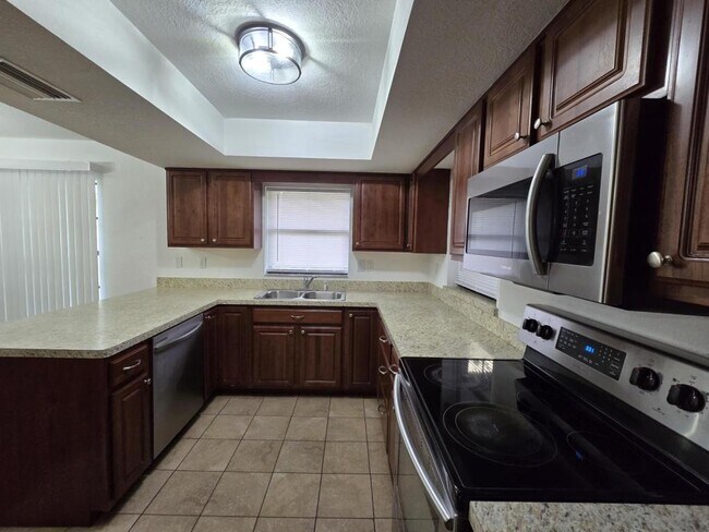 Building Photo - 1420 Mariner Blvd