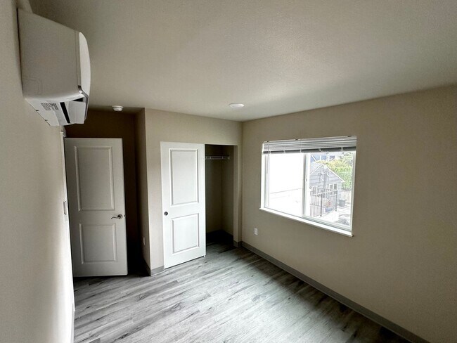 Building Photo - 2BR | 1BA – Washer & Dryer, A/C in Every R...
