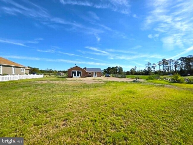 Building Photo - 22931 Steele Dr