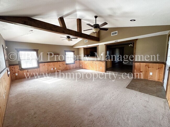 Building Photo - 605 Normandy - Charming 4 Bedroom, 2 Bathr...