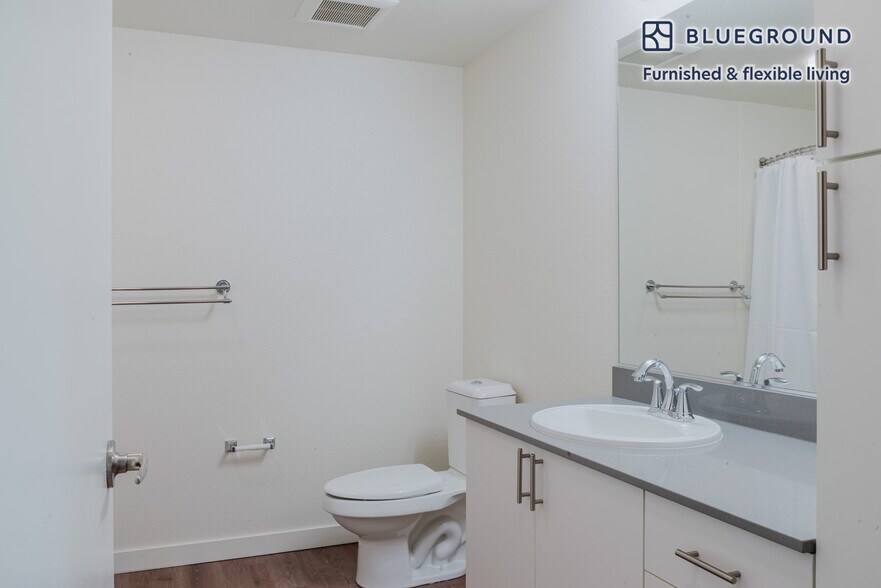 Building Photo - 330 3rd Ave W