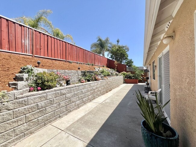 Building Photo - 3-Bedroom Home in a Prime Location!