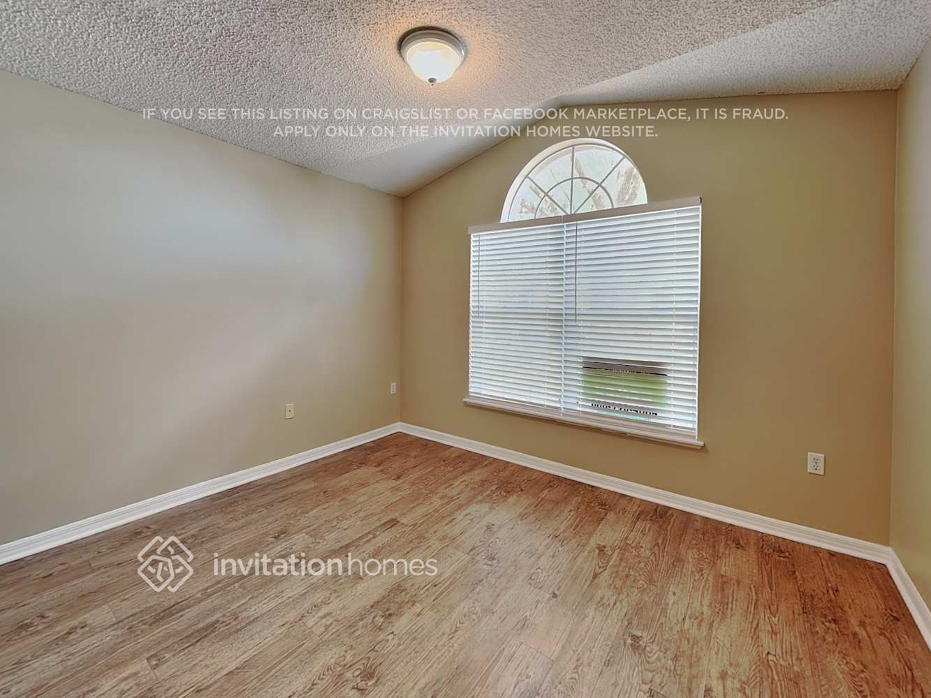 Building Photo - 1710 W Marshall Lake Dr