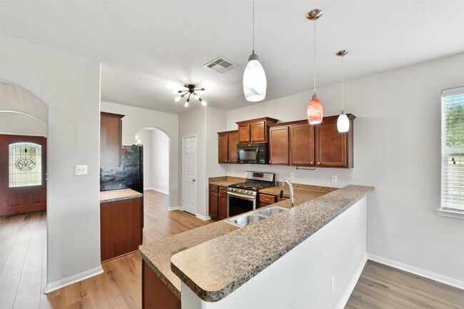 Building Photo - 737 Grassy Knoll Ln
