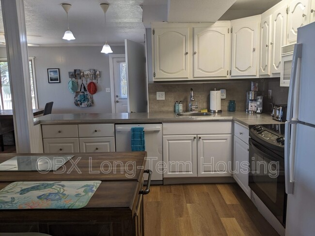 Building Photo - 181 Pine Grove Ln