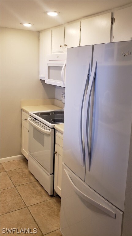 Building Photo - 2875 Palm Beach Blvd