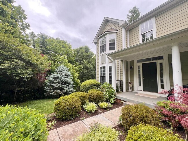 Building Photo - 5920 Nicolet Ct