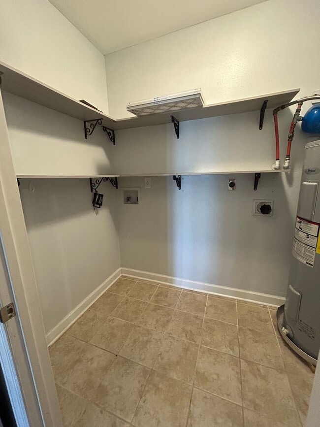 Building Photo - Charming 3 Bedroom, 1 Bath Home – 1,440 Sq...