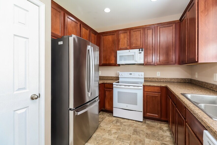 Building Photo - 939 Old Forester Ln