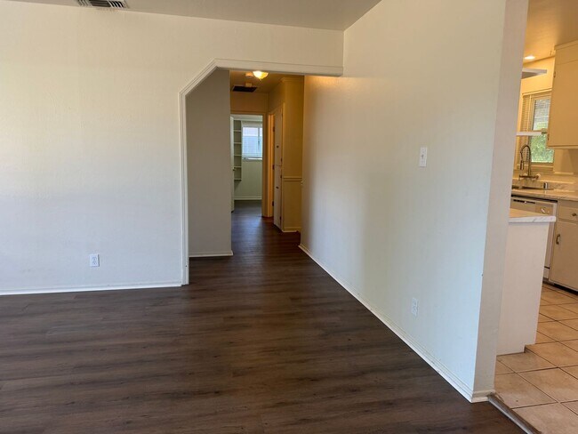 Building Photo - 10528 Dolecetto Dr