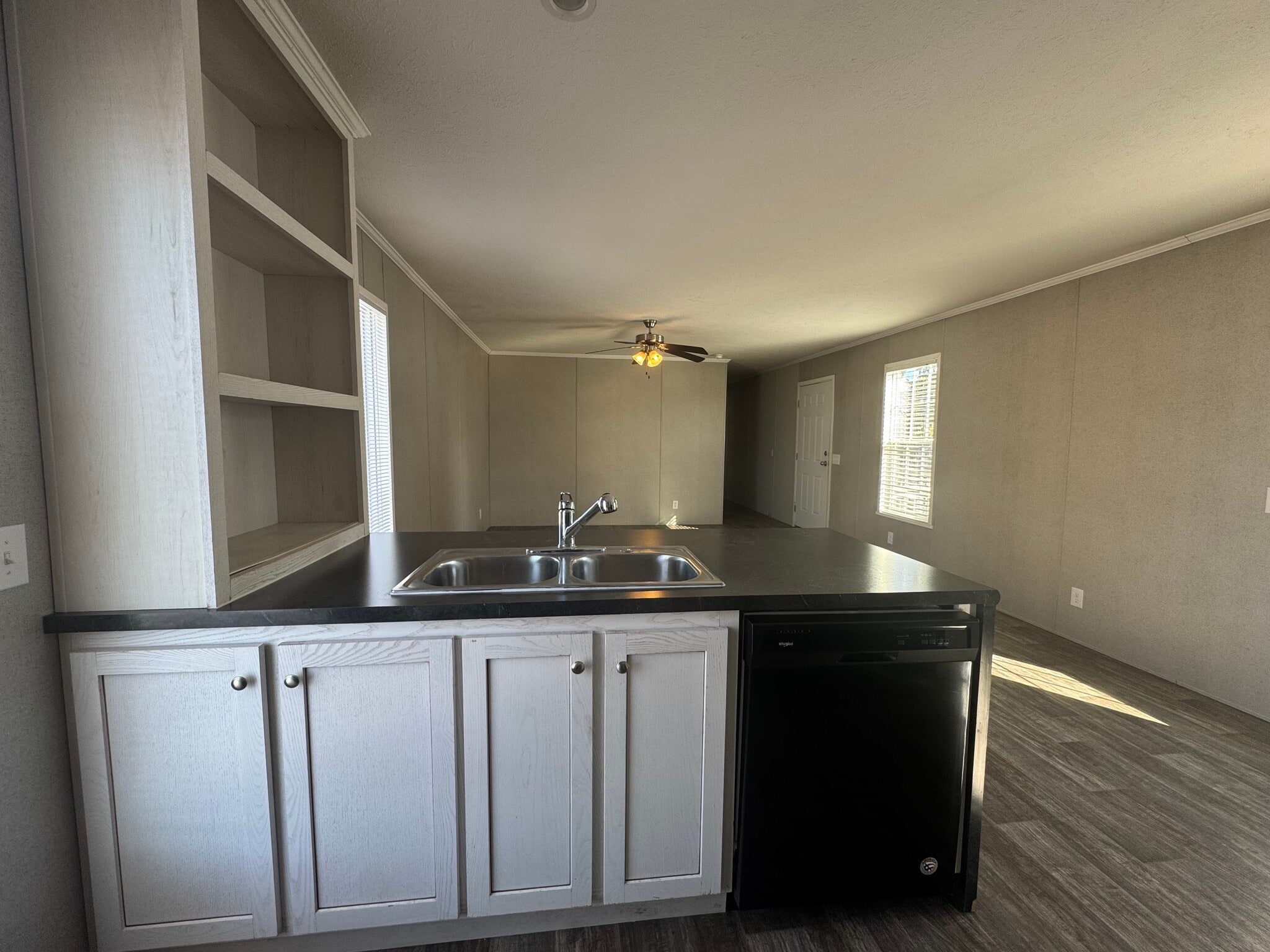 Building Photo - 4484 Goldenrod Dr