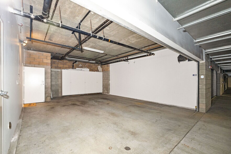 Building Photo - 231 Aviation Pl