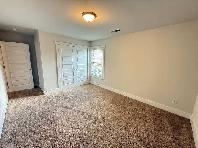 Building Photo - Beautiful 3BR/2.5BA Home in Jennings Mill ...