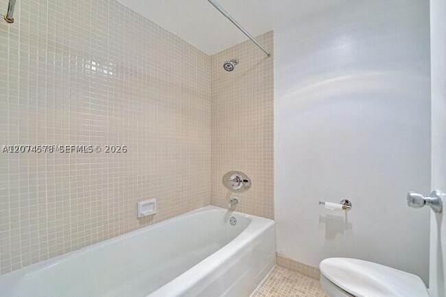 Building Photo - 20505 E Country Club Dr